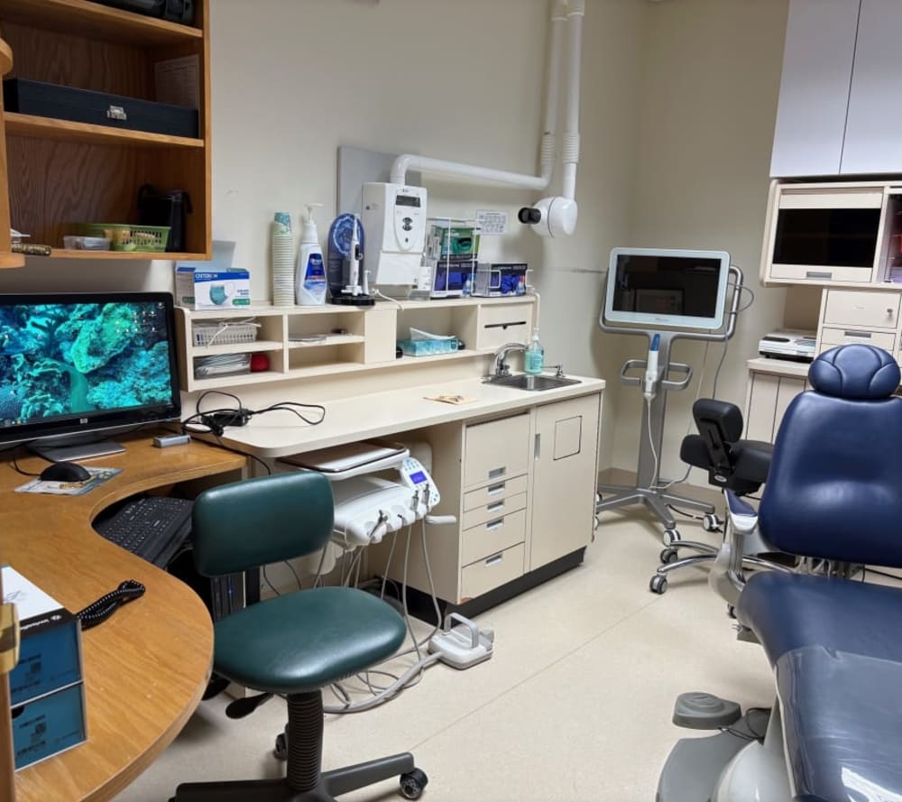 About Centre Dentaire Serge Chaussé, Montreal Dentist